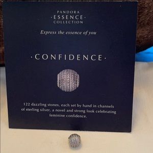 PANDORA Essence Confidence Charm